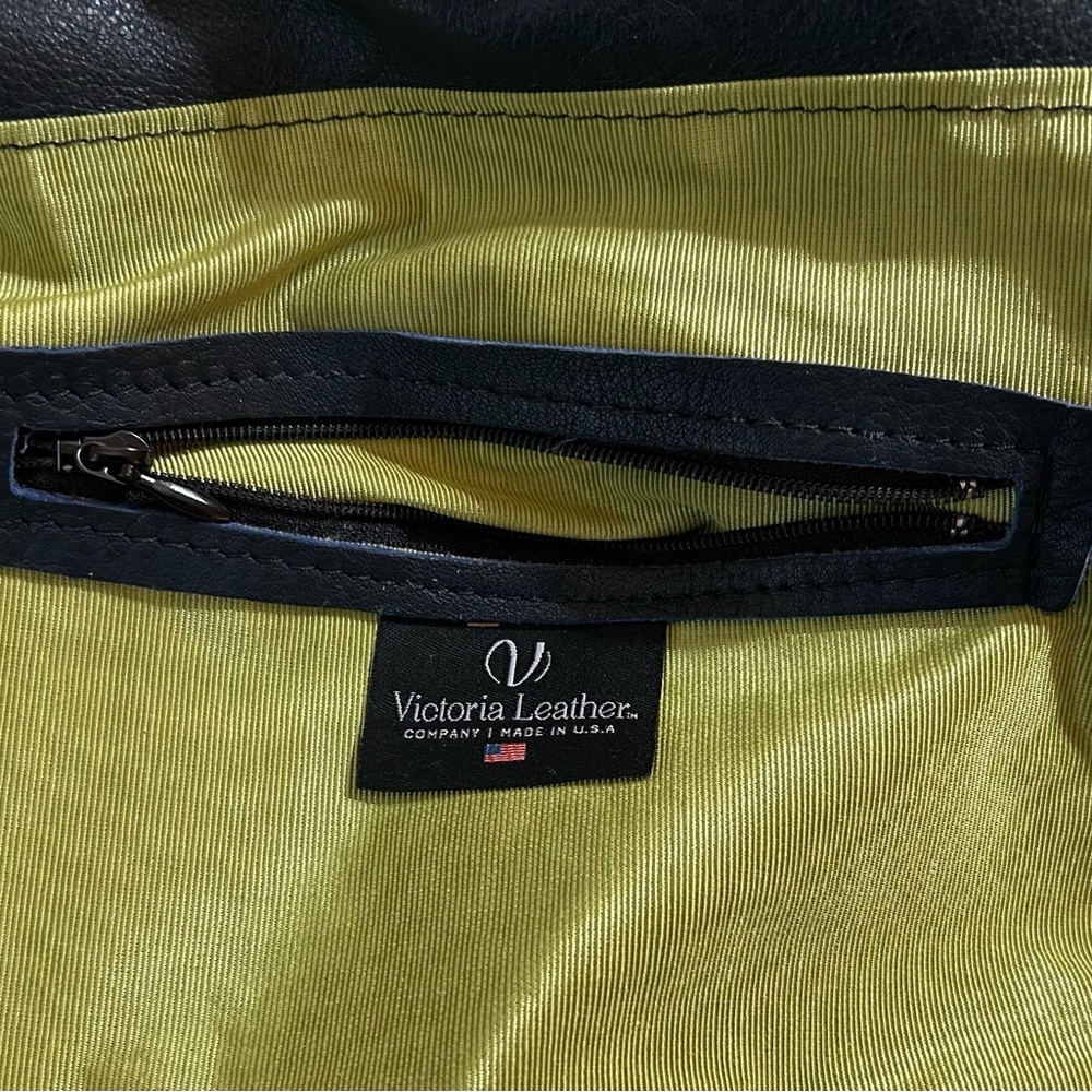 Blue Victoria Leather Co. crossbody/shoulder bag, made in USA - Picture 3 of 10
